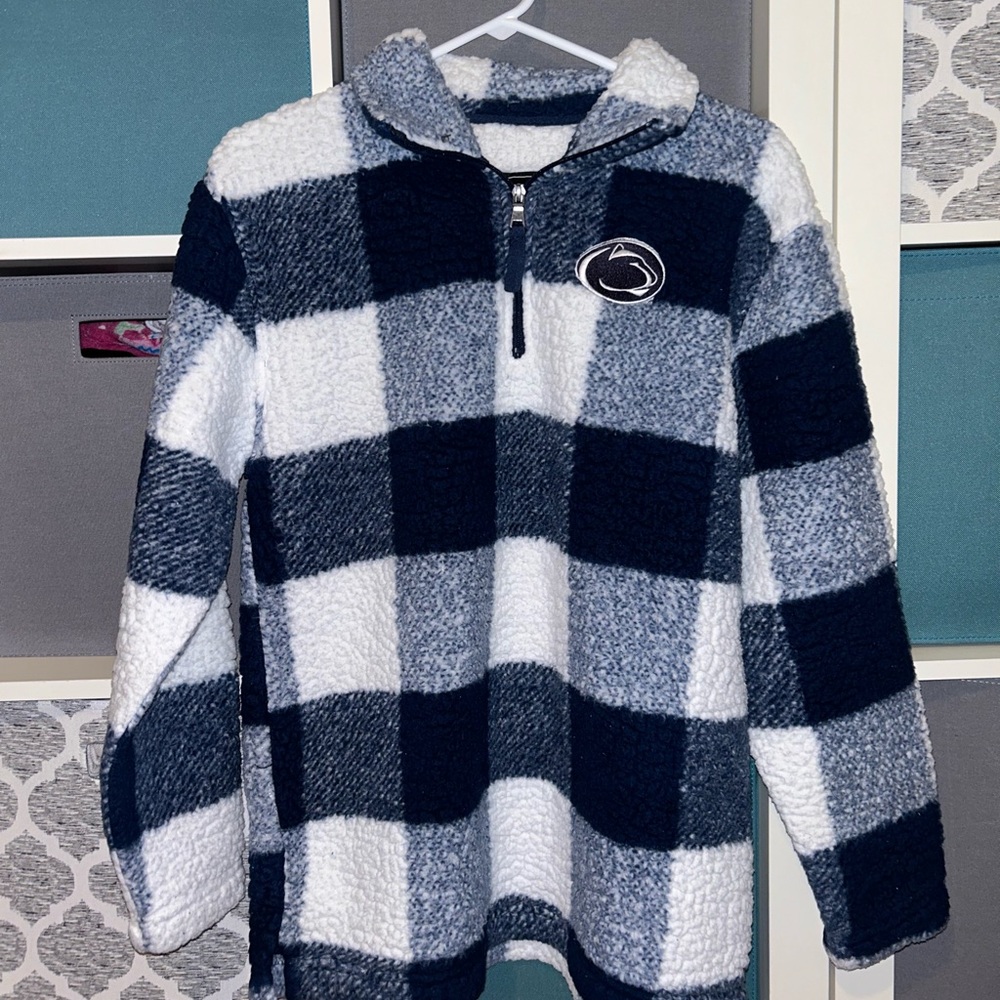 navy and white penn state fleece! perfect for lounging or for gameday💙🤍